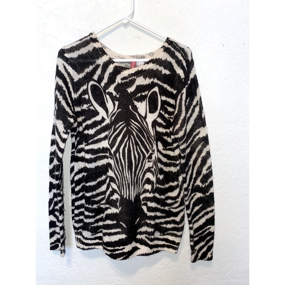 H&M zebra sweater size L